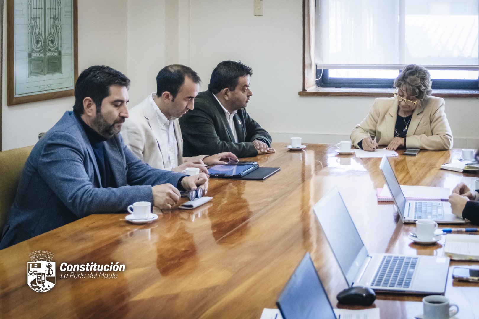 Alcalde de Constitución se reúne con Ministra de Obras Públicas para abordar mejoras en la Ruta L-30M.