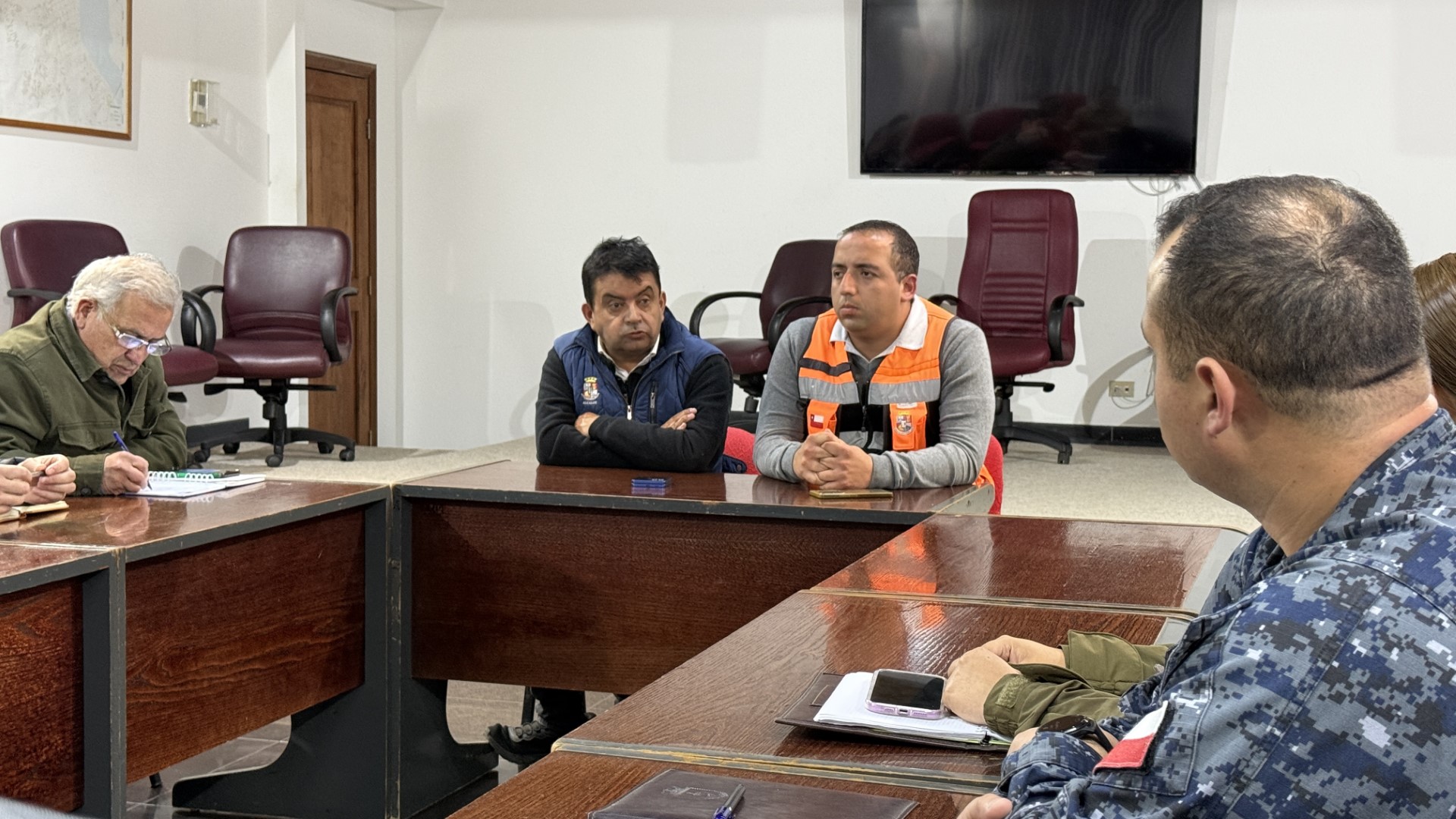 CONSTITUCIÓN FORTALECE COORDINACIÓN COMUNAL ANTE EL INVIERNO Y CONTINGENCIAS LOCALES EN NUEVA SESIÓN DEL COGRID