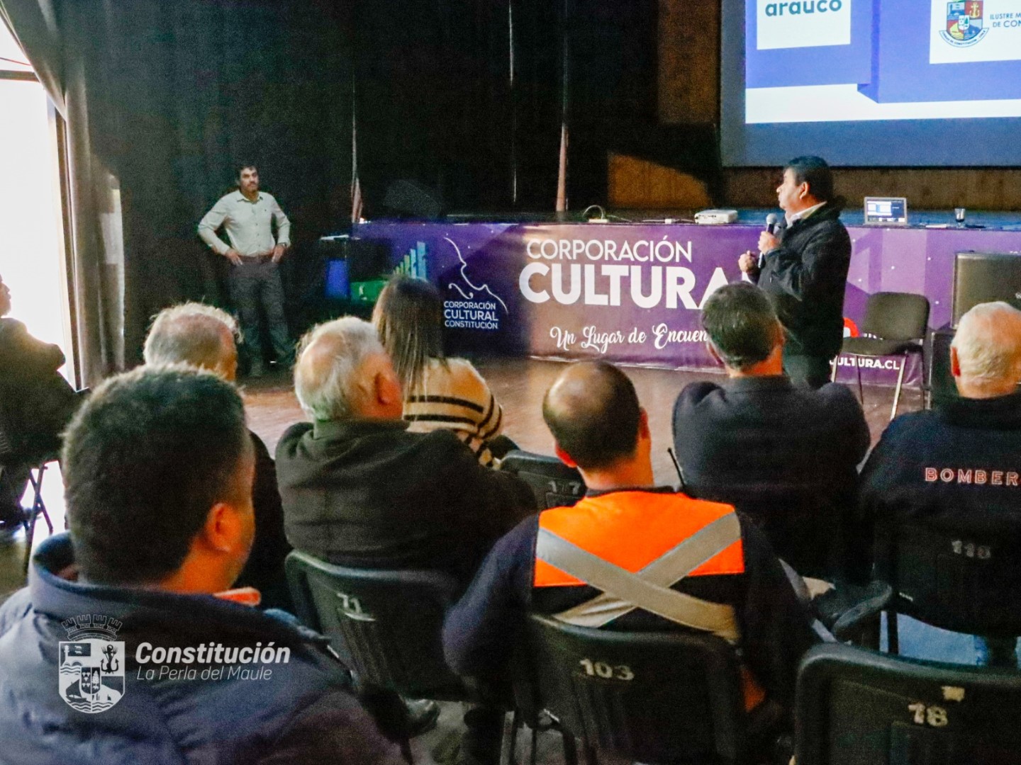 CONSTITUCIÓN REFUERZA SU PLAN COMUNAL DE EMERGENCIA CON UN CONVERSATORIO CENTRADO EN LA PREPARACIÓN Y PREVENCIÓN.