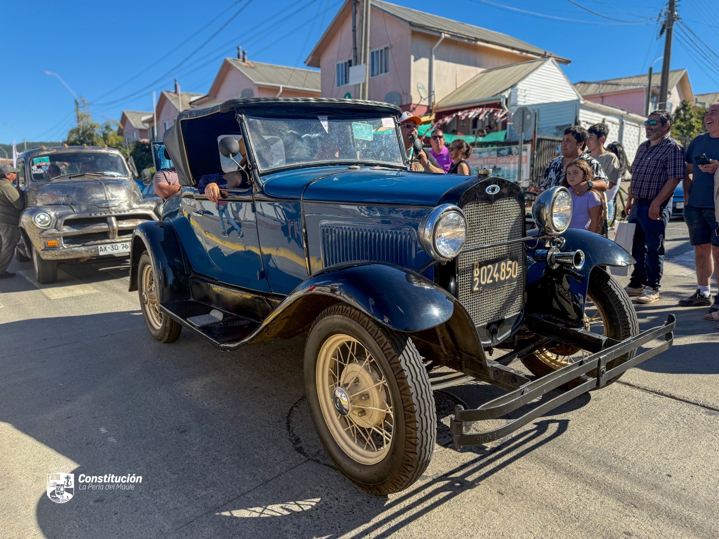 GRAN ÉXITO CON EXPO RAID DE VEHÍCULOS ANTIGUOS EN CONSTITUCIÓN: MÁS DE 300 EJEMPLARES LLEGARON A LA PERLA DEL MAULE CON EL MENSAJE “NO MÁS INCENDIOS FORESTALES”