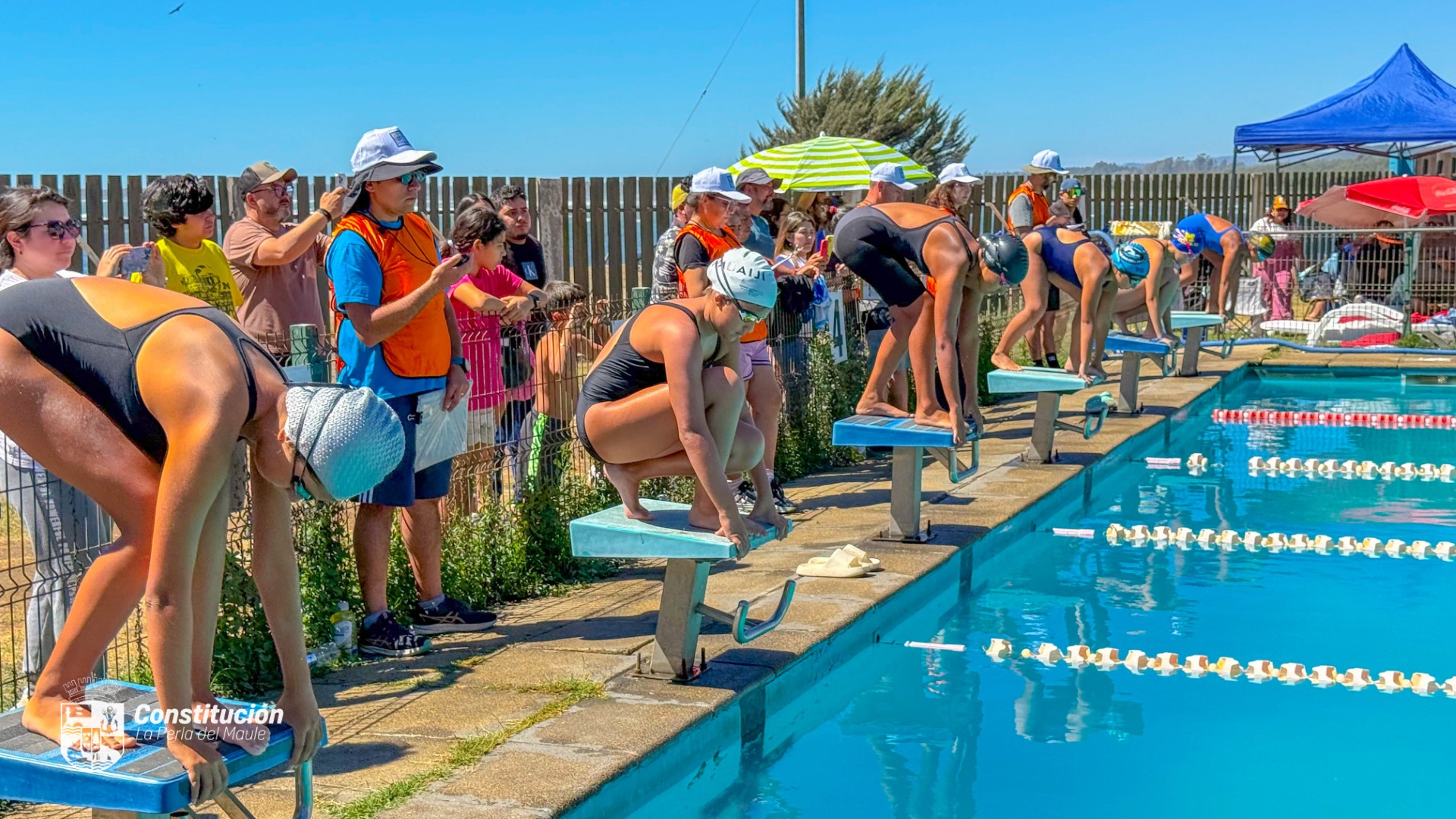 MÁS DE 700 PERSONAS PARTICIPARON EN EXITOSO OPEN DE NATACIÓN REALIZADO EN CONSTITUCIÓN