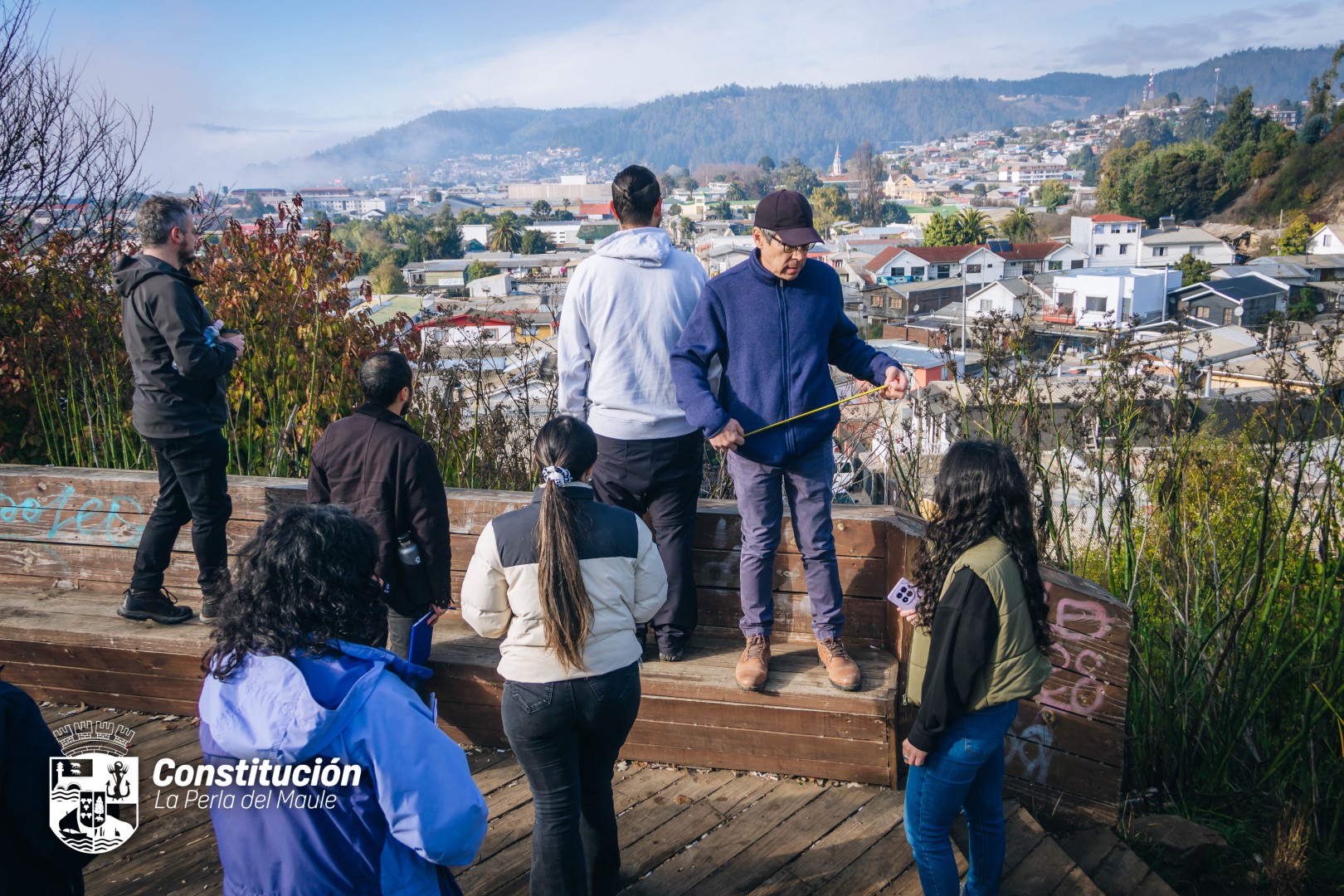 MUNICIPALIDAD DE CONSTITUCIÓN INICIA TRABAJO EN TERRENO PARA RECUPERAR Y TRANSFORMAR EL CERRO MUTRUN EN UN ESPACIO SEGURO Y COMUNITARIO.