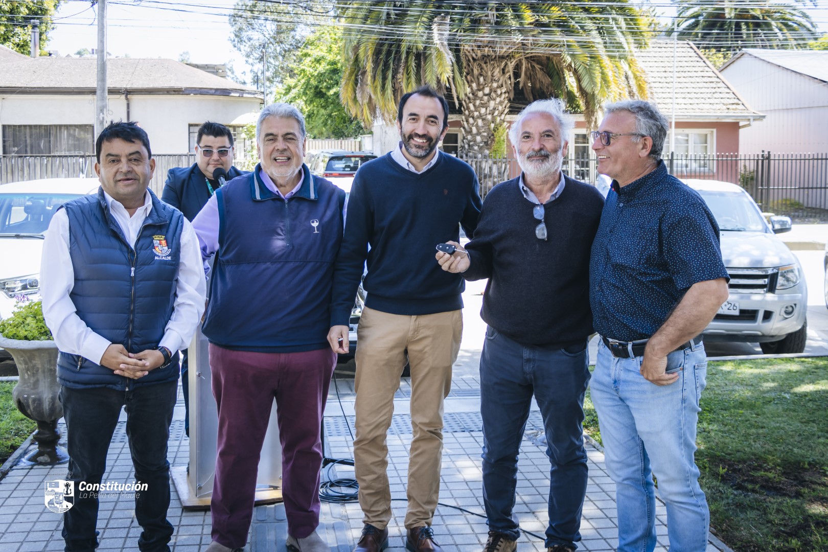 MUNICIPALIDAD DE CONSTITUCIÓN RECIBE NUEVOS VEHÍCULOS PARA MEJORAR LA GESTIÓN Y SERVICIOS A LA COMUNIDAD