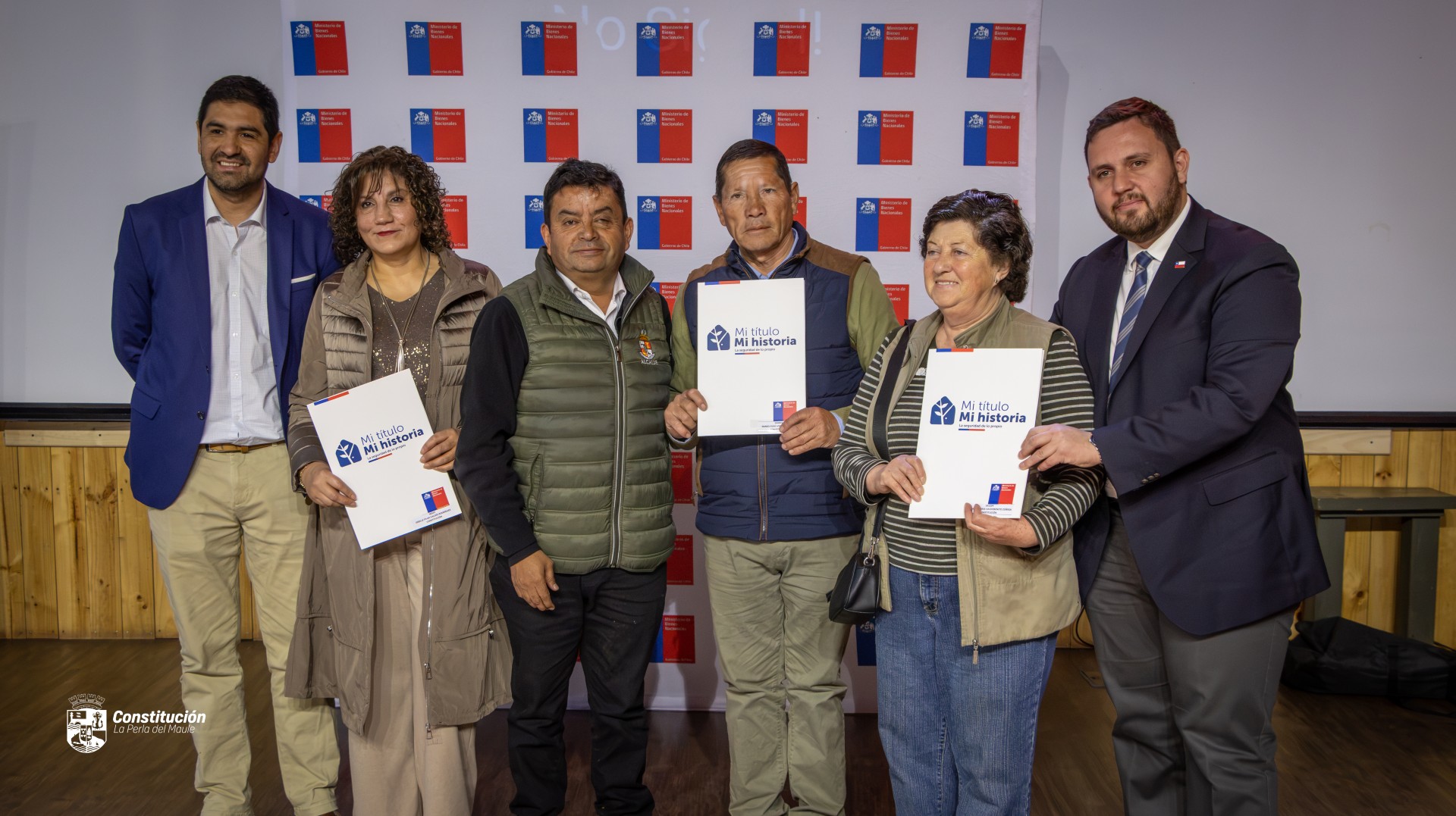 ENTREGA DE TITULOS DE DOMINIO A 28 FAMILIAS
