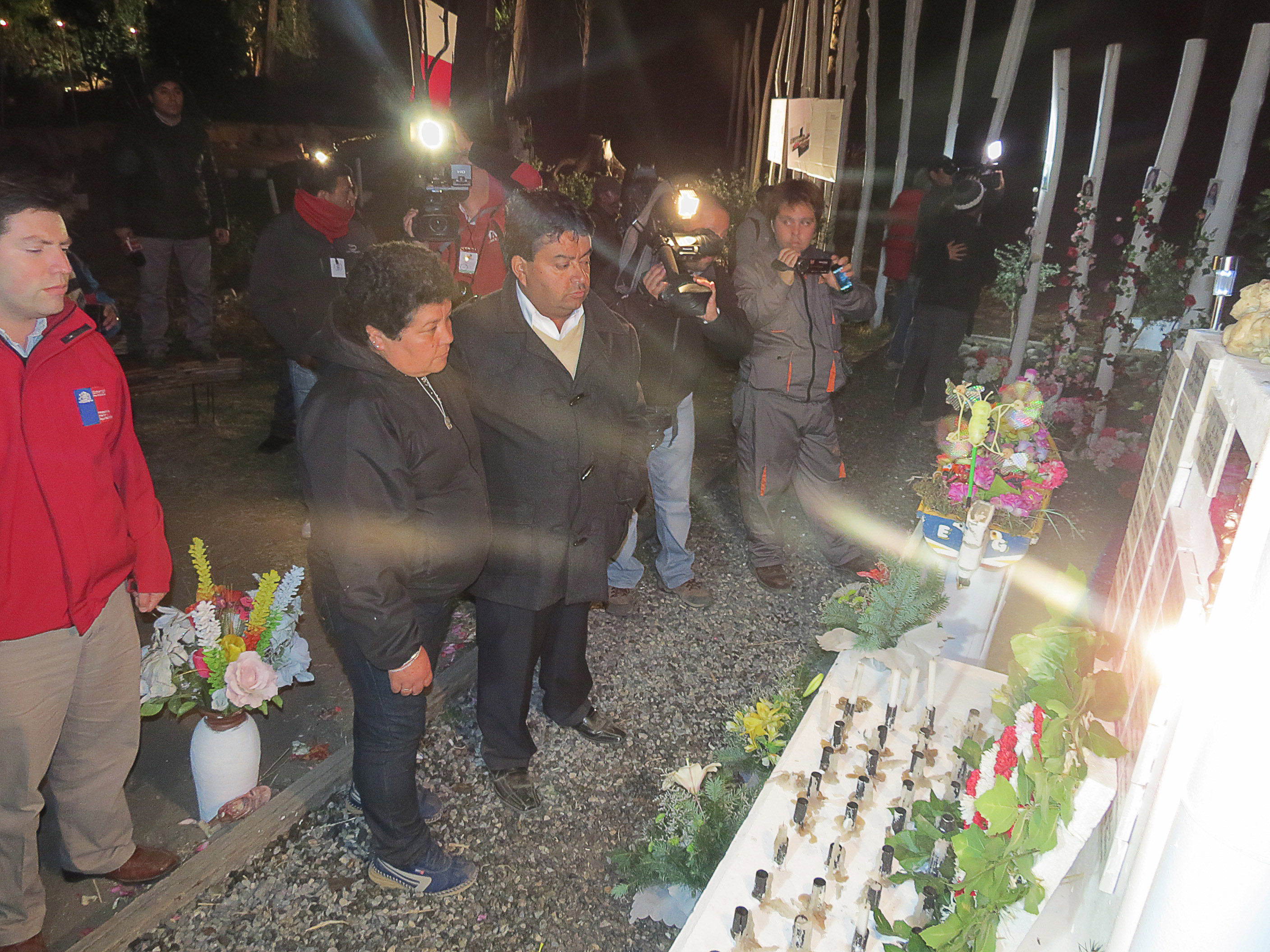 Concierto y Homenajes en Vigilia del 27 F
