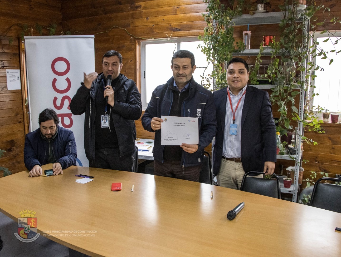 MUNICIPALIDAD DE CONSTITUCIÓN FIRMA CONVENIO CON EMPRESA GASCO Y LANZA…