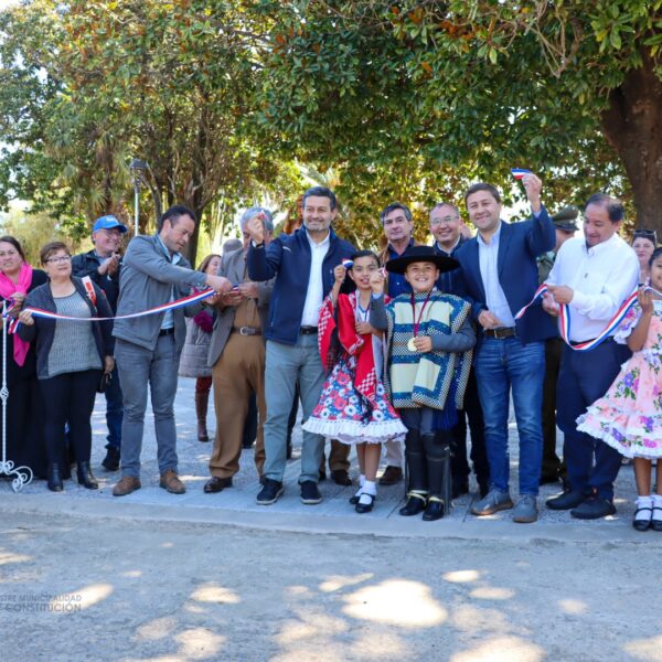 PUTÚ AVANZA: AUTORIDADES ENTREGAN OBRAS DE MEJORAMIENTO EN PLAZA PUTÚ…
