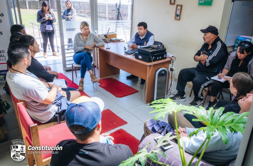 PRESENTAN OFICIALMENTE A KAREN ROCO ACEITUNO COMO LA NUEVA SECRETARIA…
