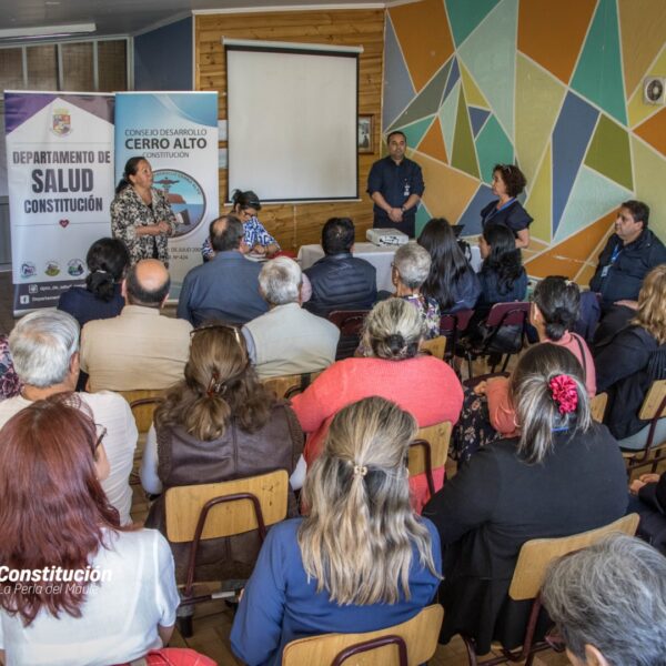 ALCALDE Y REUNIÓN CONSEJO DESARROLLO CERRO ALTO