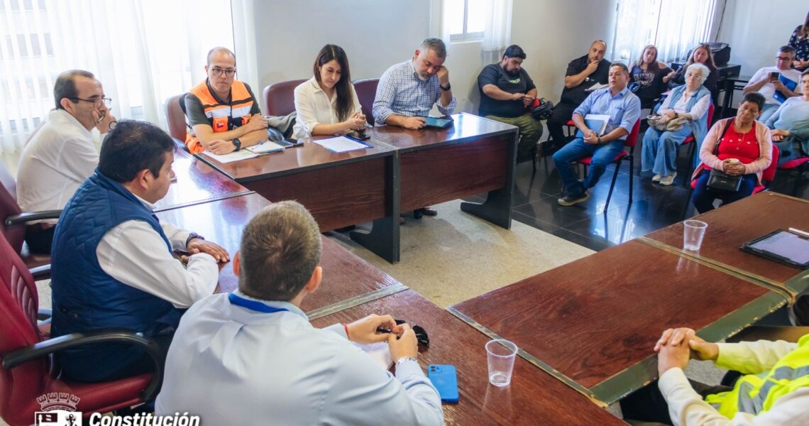 ALCALDE DE CONSTITUCIÓN EMPLAZA A EMPRESA CONSTRUCTORA DEL NUEVO HOSPITAL A MEJORAR CANALES DE COMUNICACIÓN CON LOS VECINOS “Y BAJAR DOS RAYITAS EN ESTE TEMA…QUE SEAN MÁS HUMILDES”