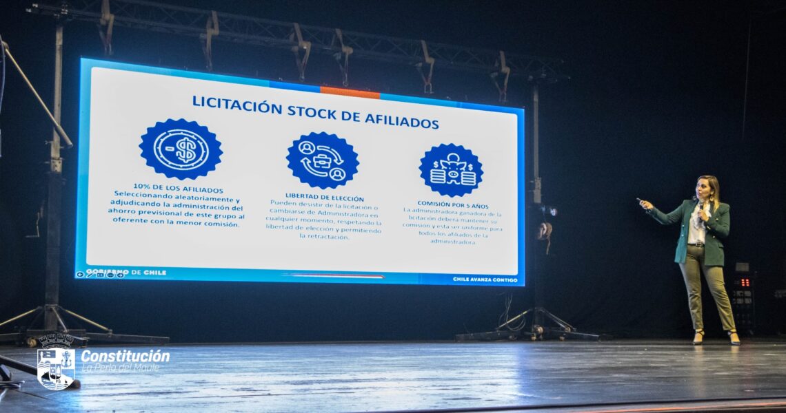 ADULTOS MAYORES DE CONSTITUCIÓN PARTICIPAN EN CHARLA INFORMATIVA SOBRE LA REFORMA DE PENSIONES