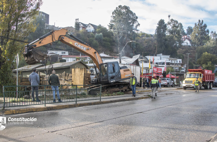 COMIENZA LA LIMPIEZA DE ESTEROS Y CANALES EN LA COMUNA COMO PARTE DEL PLAN DE PREPARACIÓN PARA EL INVIERNO 2025