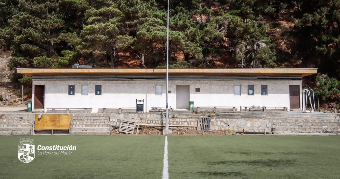 HISTÓRICA CONEXIÓN DE AGUA BENEFICIA A DEPORTISTAS DEL ESTADIO MUTRÚN EN CONSTITUCIÓN
