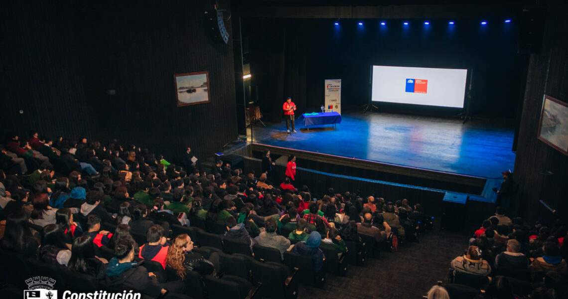 SEMINARIO “ADOLESCENTES EN FOCO” CONVOCA A ESTUDIANTES DE CONSTITUCIÓN PARA HABLAR DE PREVENCIÓN Y CONSUMO RESPONSABLE.
