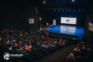 SEMINARIO “ADOLESCENTES EN FOCO” CONVOCA A ESTUDIANTES DE CONSTITUCIÓN PARA HABLAR DE PREVENCIÓN Y CONSUMO RESPONSABLE.