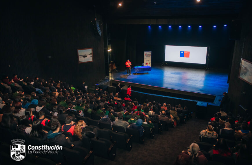 SEMINARIO “ADOLESCENTES EN FOCO” CONVOCA A ESTUDIANTES DE CONSTITUCIÓN PARA HABLAR DE PREVENCIÓN Y CONSUMO RESPONSABLE.