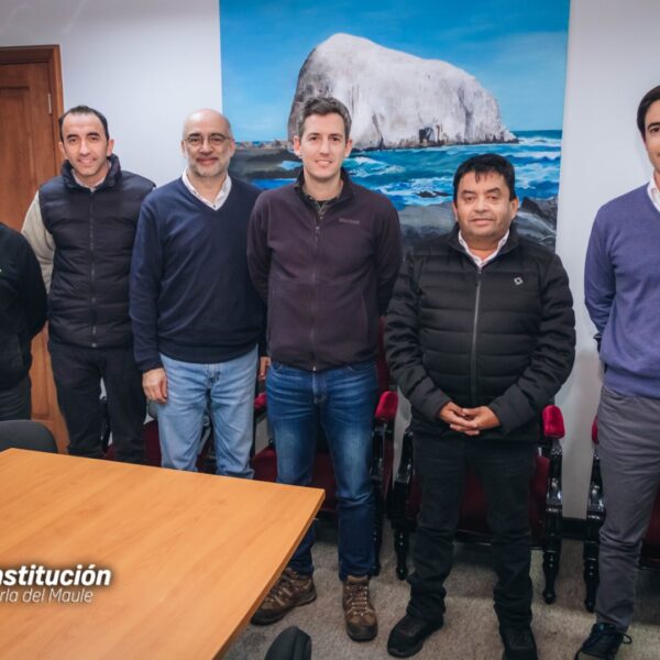 ALCALDE DE CONSTITUCIÓN Y CMPC AVANZAN EN ACUERDO POR TERRENOS…