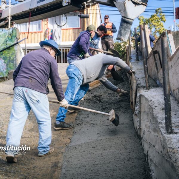 CONSTRUCCIÓN DE MURO DE CONTENCIÓN EN POBLACIÓN HERMANOS CARRERA FORTALECE…