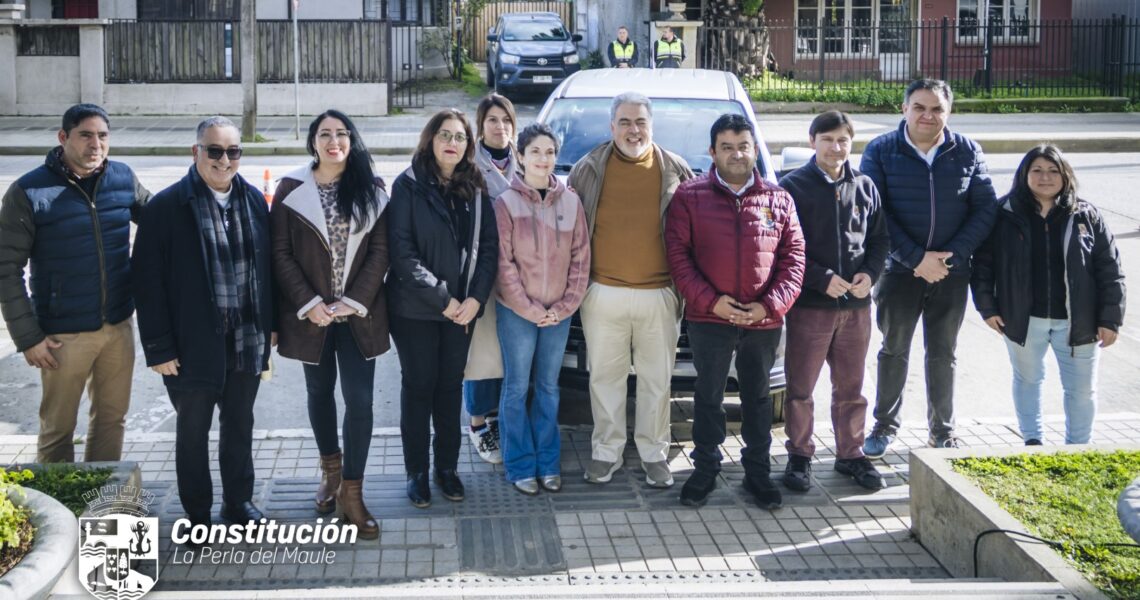 MUNICIPALIDAD DE CONSTITUCIÓN ENTREGA NUEVA CAMIONETA 4X4 AL DEPARTAMENTO DE ASEO, ORNATO Y MEDIO AMBIENTE: “ASÍ ME GUSTA CONTI”