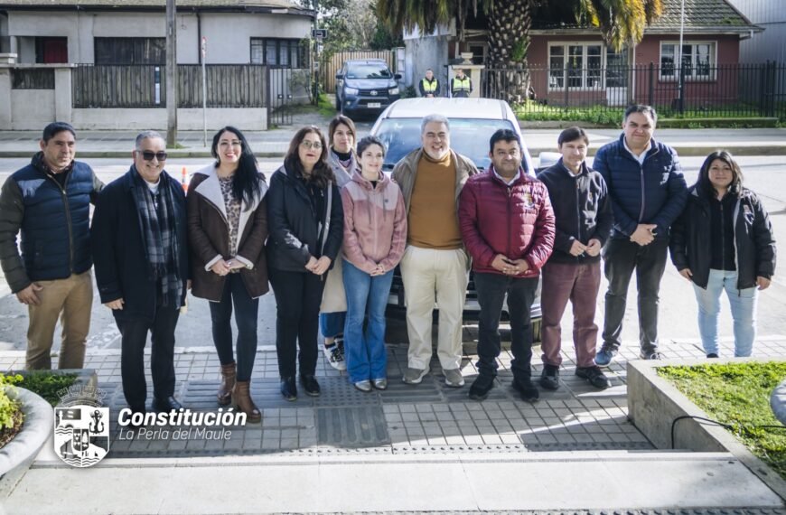 MUNICIPALIDAD DE CONSTITUCIÓN ENTREGA NUEVA CAMIONETA 4X4 AL DEPARTAMENTO DE ASEO, ORNATO Y MEDIO AMBIENTE: “ASÍ ME GUSTA CONTI”
