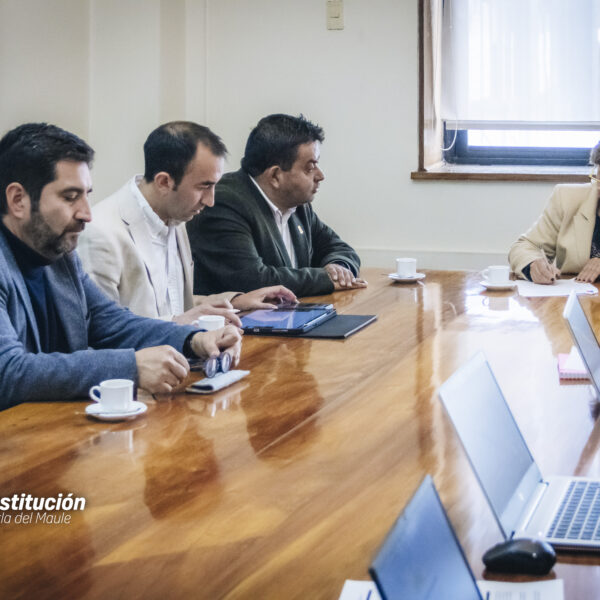 Alcalde de Constitución se reúne con Ministra de Obras Públicas…