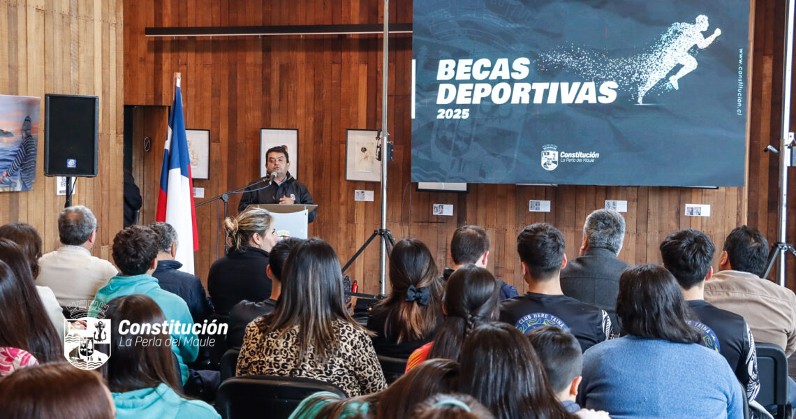 Municipalidad de Constitución entrega más de 21 millones de pesos en becas a deportistas destacados.