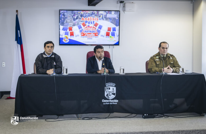 Alcalde de Constitución entregó reporte de Fiestas Patrias desde la Seguridad, junto a Mayor de Carabineros