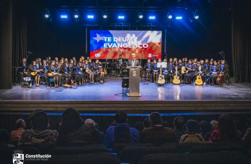 CONSTITUCIÓN CELEBRÓ EL TEDEUM EVANGÉLICO POR LA PATRIA EN EL TEATRO MUNICIPAL.