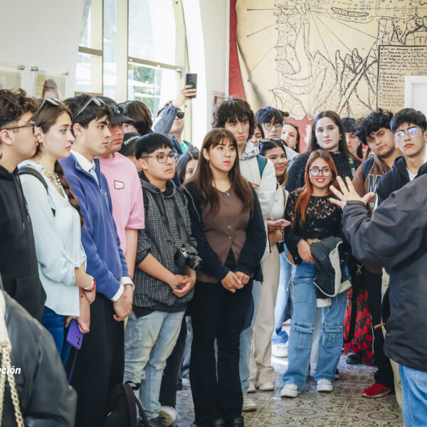 ESTUDIANTES DE PERIODISMO DE LA UNIVERSIDAD AUTÓNOMA DE TALCA VISITAN…