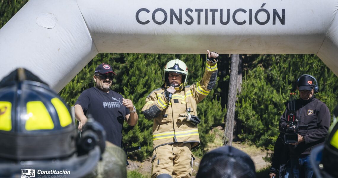 BOMBEROS DE TODO CHILE SE REUNIERON EN CONSTITUCIÓN PARA VIVIR EL PRIMER DESAFÍO ARENAS DEL MAULE.