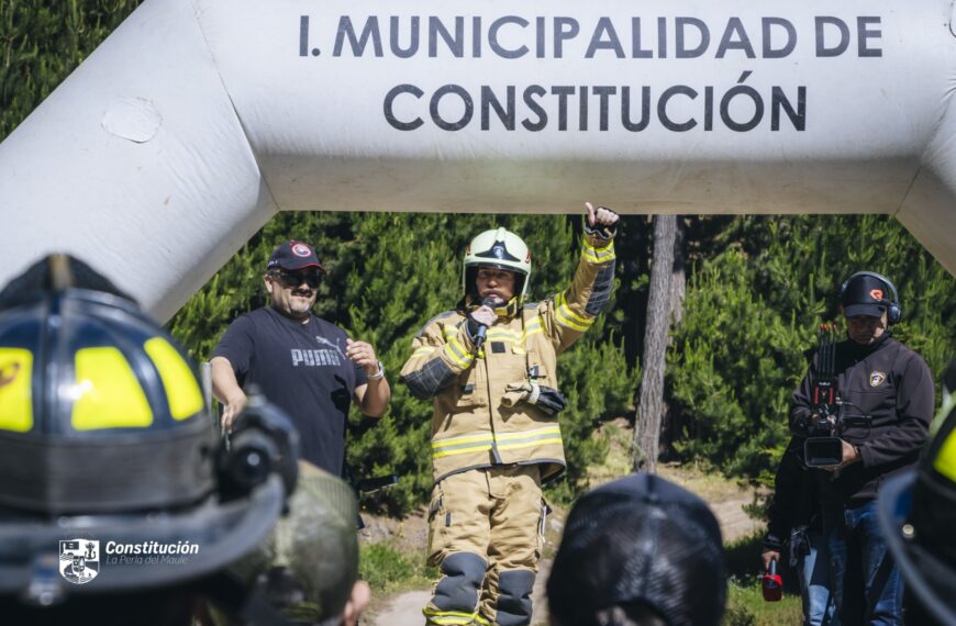 BOMBEROS DE TODO CHILE SE REUNIERON EN CONSTITUCIÓN PARA VIVIR…