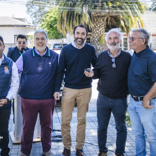 MUNICIPALIDAD DE CONSTITUCIÓN RECIBE NUEVOS VEHÍCULOS PARA MEJORAR LA GESTIÓN…