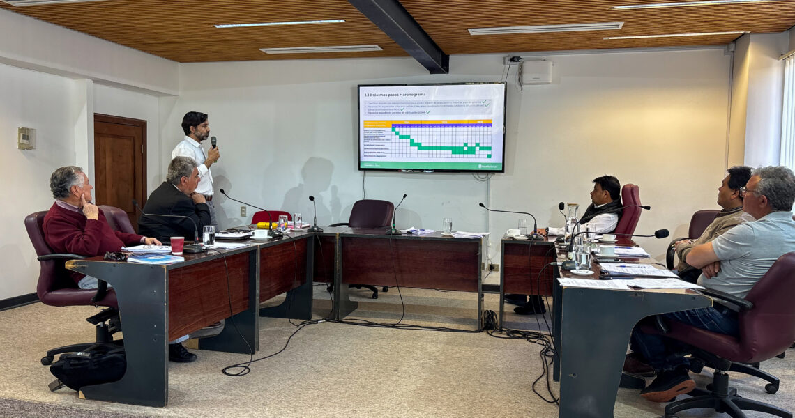  MUNICIPALIDAD DE CONSTITUCIÓN EXIGE RESPUESTAS A FUNDACIÓN HUELLA LOCAL POR RETRASOS EN PROYECTOS EMBLEMÁTICOS COMPROMETIDOS PARA LA COMUNA: ALCALDE DA ULTIMÁTUM