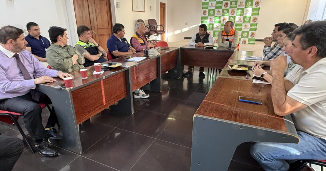 ALCALDE DE CONSTITUCIÓN CIERRA ÚLTIMO COGRID POR INCENDIO FORESTAL Y ENTREGA MENSAJE DE TRANQUILIDAD A LA COMUNIDAD