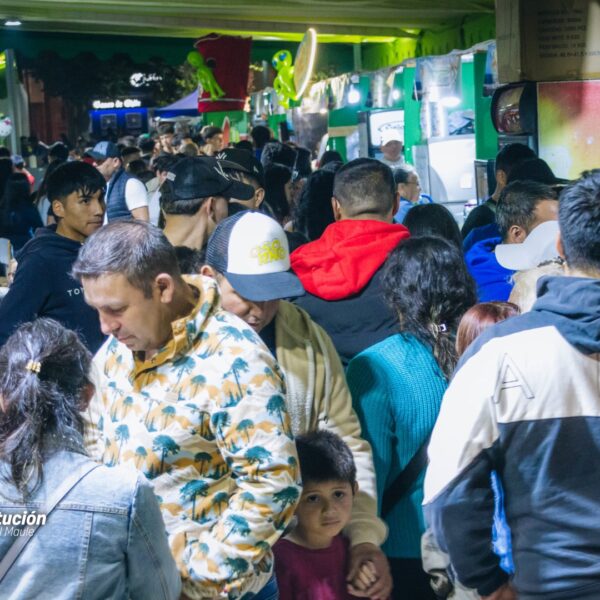 MÁS DE 1.200 PERSONAS DISFRUTARON LA NOCHE FINAL DE LA&hellip;