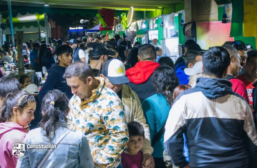 MÁS DE 1.200 PERSONAS DISFRUTARON LA NOCHE FINAL DE LA FIESTA GASTRONÓMICA VERANO 2026 ENCONSTITUCIÓN: EVENTO QUE SE EXTENDIÓ DURANTE EL FIN DE SEMANA CONCLUYÓ ESTE DOMINGO CONLA PRESENTACIÓN DEL LLANERO DE ÑUBLE