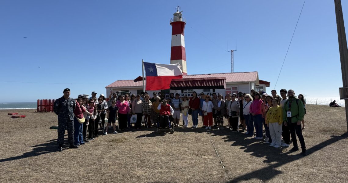 PROGRAMA DE VERANO 2026 DE CONSTITUCIÓN LLEVÓ A VECINOS Y VISITANTES A CONOCER EL FARO CABO CARRANZA EN EXITOSO CITY TOUR