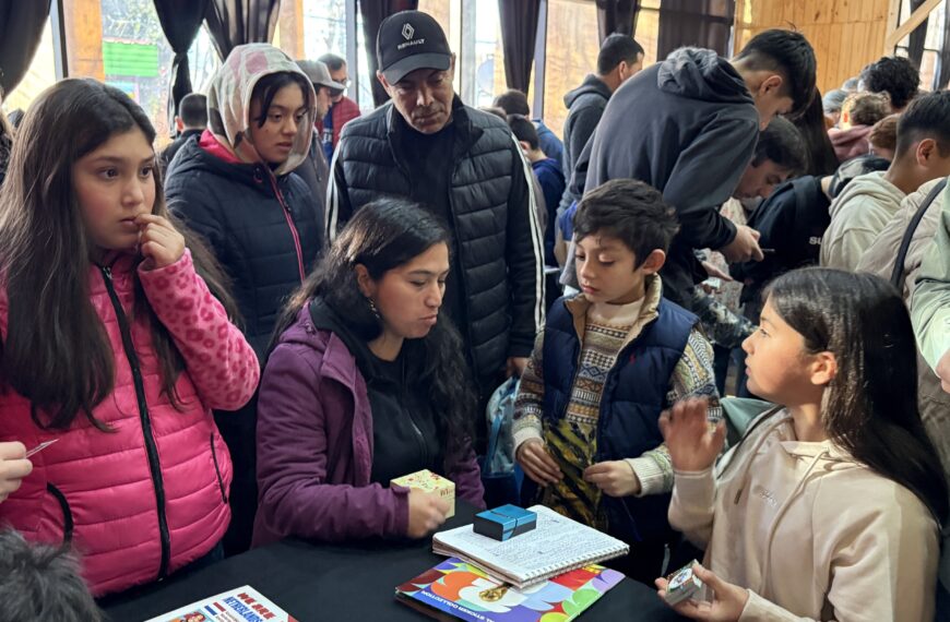 Segunda versión del Intercambio de Láminas en Constitución se consolida como un éxito familiar